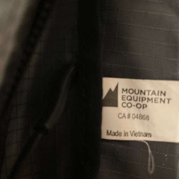 Mountain Equipment Co-op Backpack Lightweight Gray – LIKE NEW - Picture 2 of 14